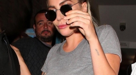 Η Lady Gaga έβαλε πάλι το χεράκι της....Ένα κλίκ πρίν το ολόγυμνο...δείτε φωτό
