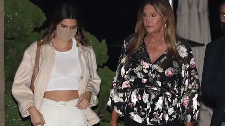 Kendall Jenner: Με stylish πανωφόρι από τα Mango σε βραδινή της έξοδο