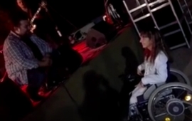 Συγκλονιστικό βίντεο: Ο Ματθαίος Γιαννούλης «λυγίζει» μπροστά στη θαυμάστριά του σε αναπηρικό καροτσάκι
