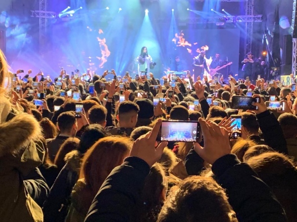 Λένα Ζευγαρά: Η αποθέωση χιλιάδων κόσμου σε συναυλία στου Ρέντη και η δεύτερη παράταση εμφανίσεων στο Tokyo (εικόνες+βίντεο)